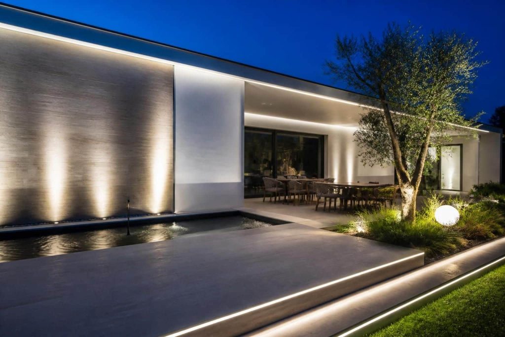 découvrez comment une liaison directe entre l'éclairage led et la mise en valeur de votre façade peut sublimer vos projets de décoration extérieure, alliant esthétique et efficacité énergétique.