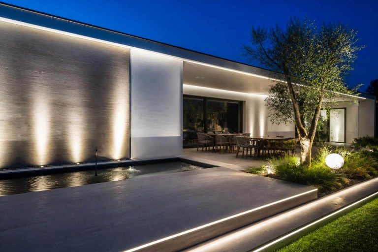 découvrez comment une liaison directe entre l'éclairage led et la mise en valeur de votre façade peut sublimer vos projets de décoration extérieure, alliant esthétique et efficacité énergétique.