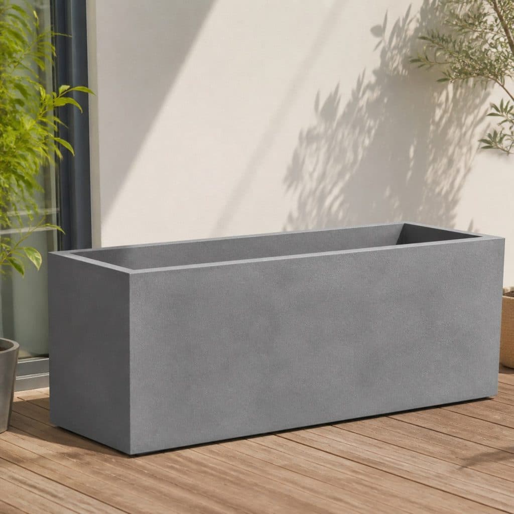 Jardinière rectangulaire grande extérieur présentée seule