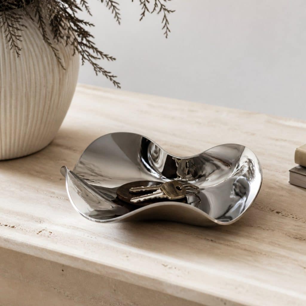 Vide-poche design présenté seul
